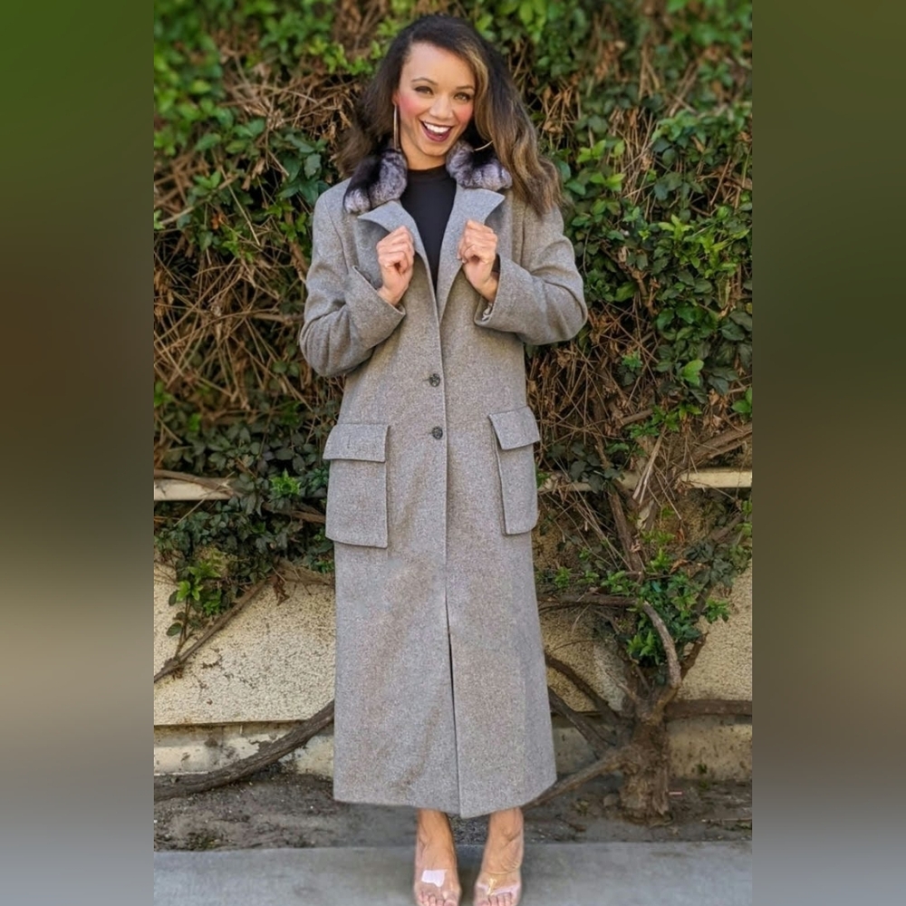 Vintage Valentino Boutique Cashmere Coat w/ Chinchilla Fur Collar